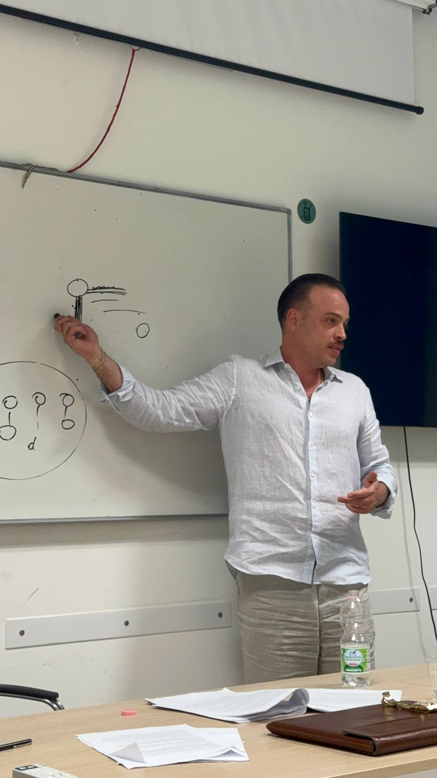 Alessandro Mazzafoglia training language teachers at Dante Alighieri's Campus L'Infinito